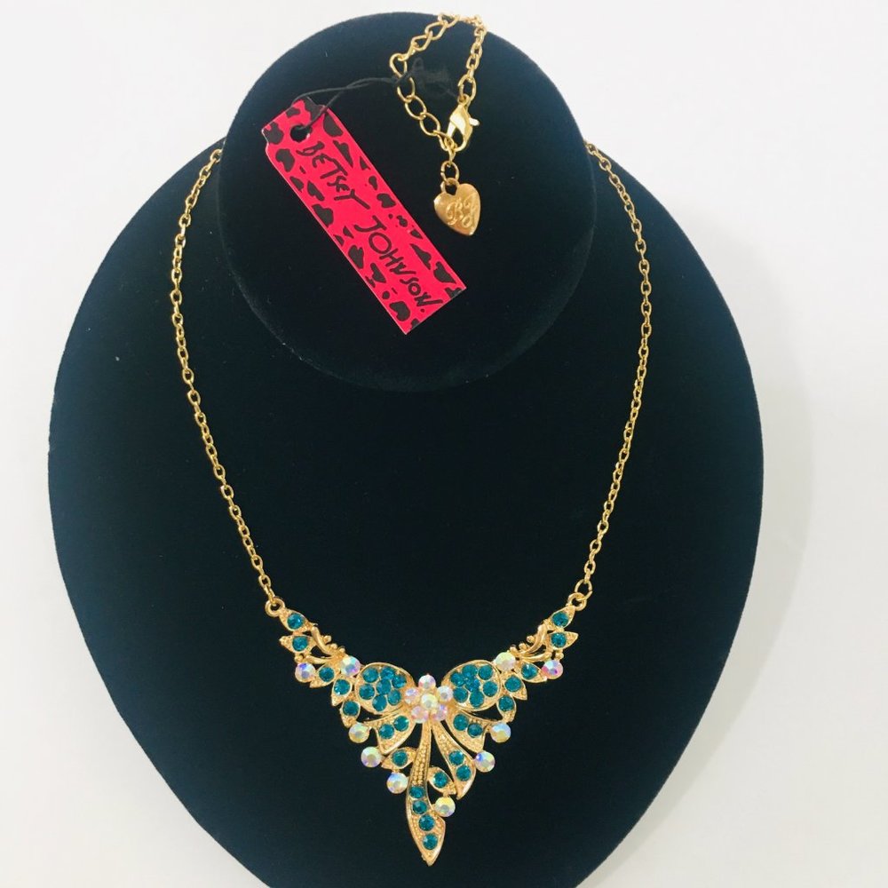 NEW Betsey Johnson Necklace